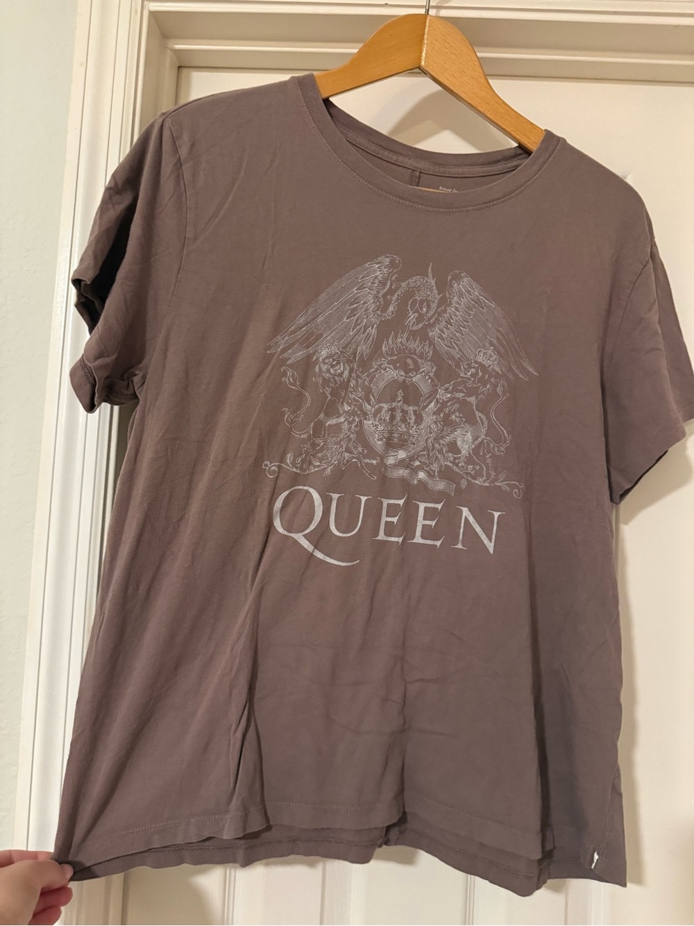 Abercrombie & Fitch Queen Graphic Tee - Mauve